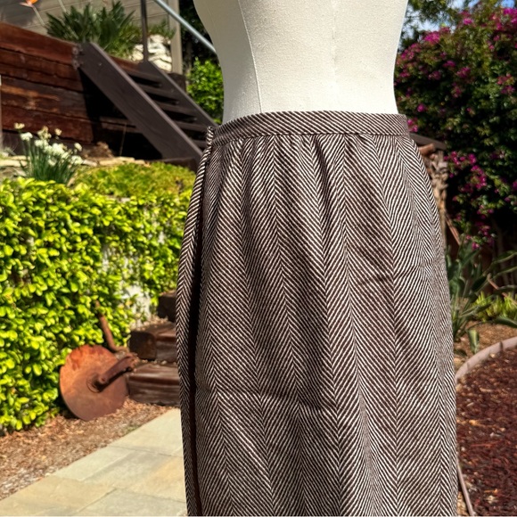 Valentino vintage wool herringbone midi skirt - Picture 5 of 6